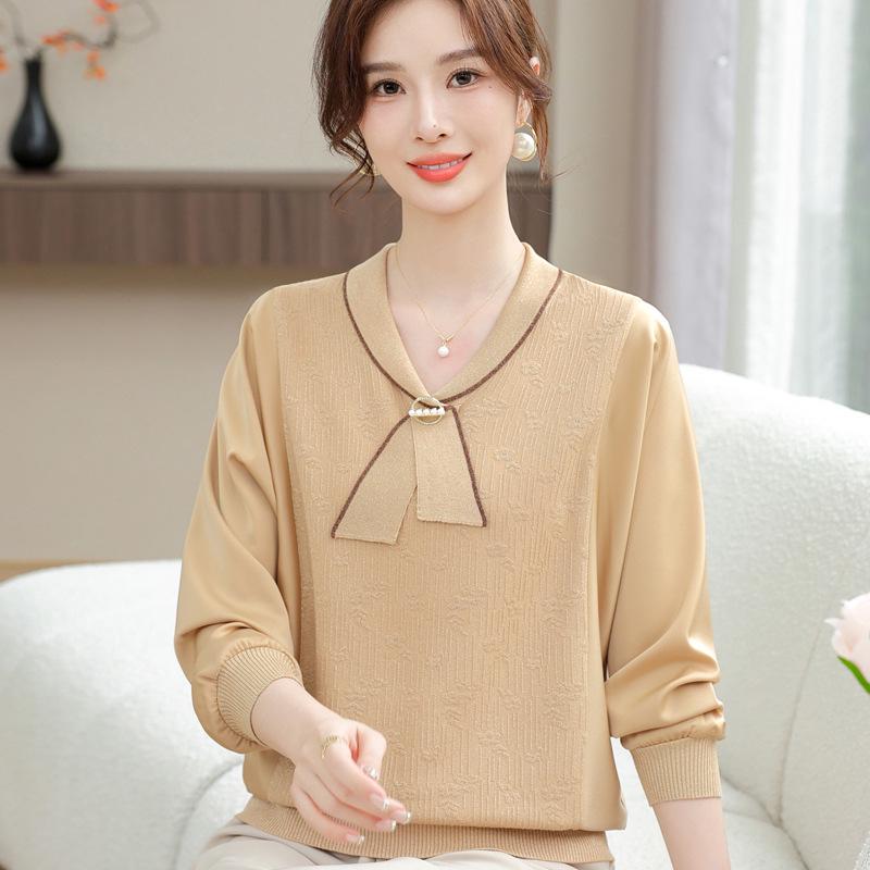 

2026 Elegant Spring Wear: Wide-Legged Noble Top for Middle-Aged Women, Stylish Seven-Sleeve Layered Shirt XL (115-125 kg)