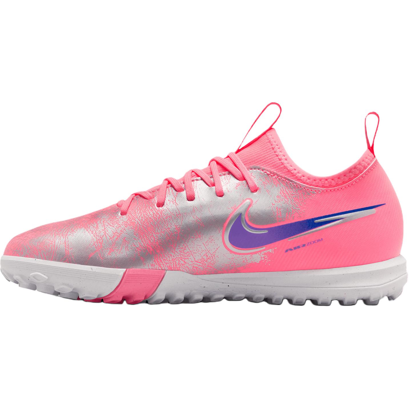 

Nike Jr. Mercurial Vapor 16 Academy TF Low GS Vini Jr. Дитячі кросівки Рожевий захід сонця-Пульс Старий-Королівський IQ9961-640 38.5
