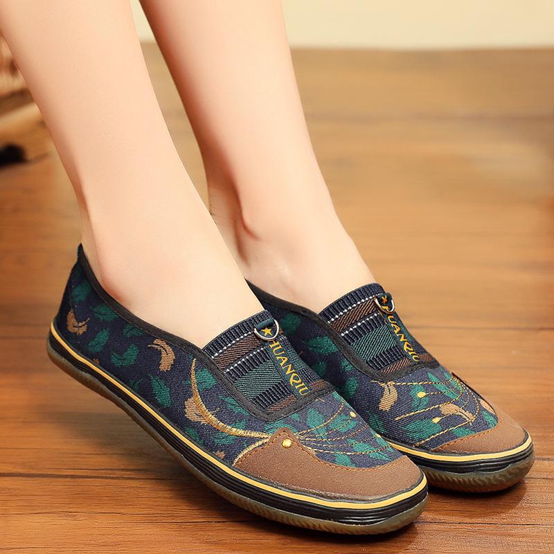 Women's Autumn Non-Slip Soft Sole Shoes - Comfortable Flat Bottom for Middle-Aged & Elderly