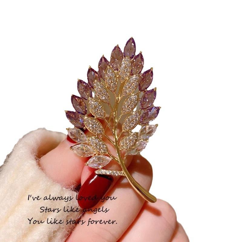 Light Luxury Amethyst Maple Leaf Brooch Hot-Selling Creative Leaf Corsage Women'S Dress Fixed Anti-Light Pin