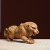 Escultura em Madeira de Animal Leopardo: Ornamento de Sândalo Verde e Sangue para Decoração de Casa ou Escritório, Perfeito como Presente Artesanal de Madeira.