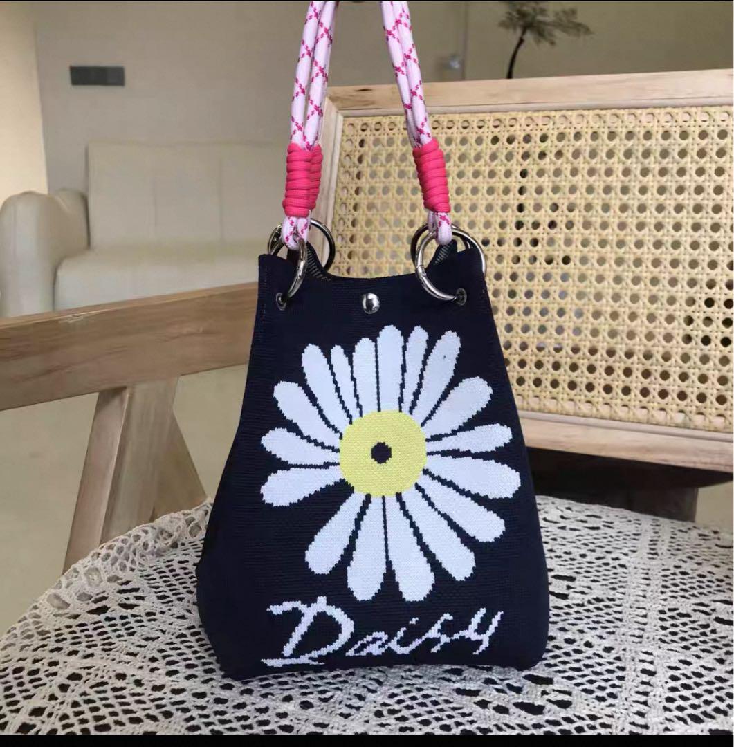 

[USED] G-DRAGON G-DRAGON Jiyong GD Daisy Back Loopback