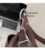 Retro Casual Women's Crossbody Bag: European & American Style, Large Capacity, High-End Tote for a Trendy Look