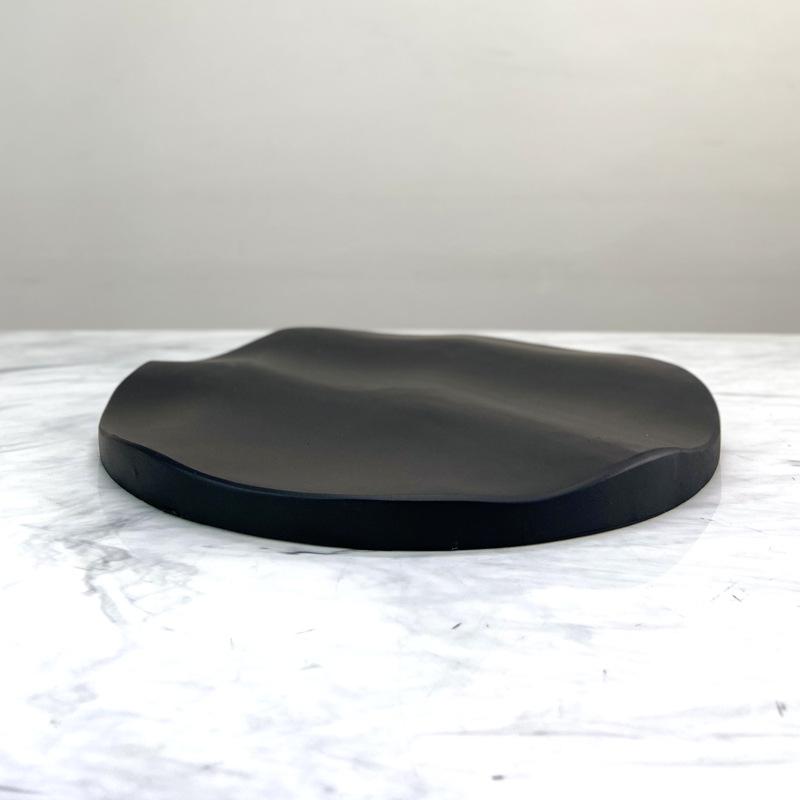 

Постмодернистский светлый роскошный дом смола геометрическая волна поднос дизайнер круглая фруктовая тарелка образец комнаты сливной поднос украшения