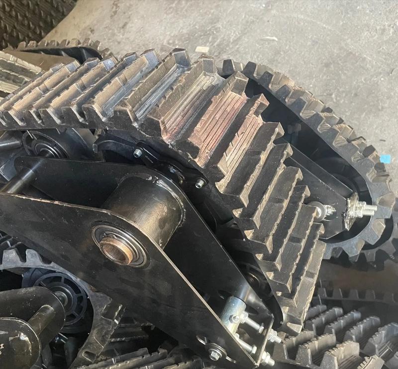 Snowmobile ATV Four-Wheel Beach Vehicle Accessories & Triangle Tracks