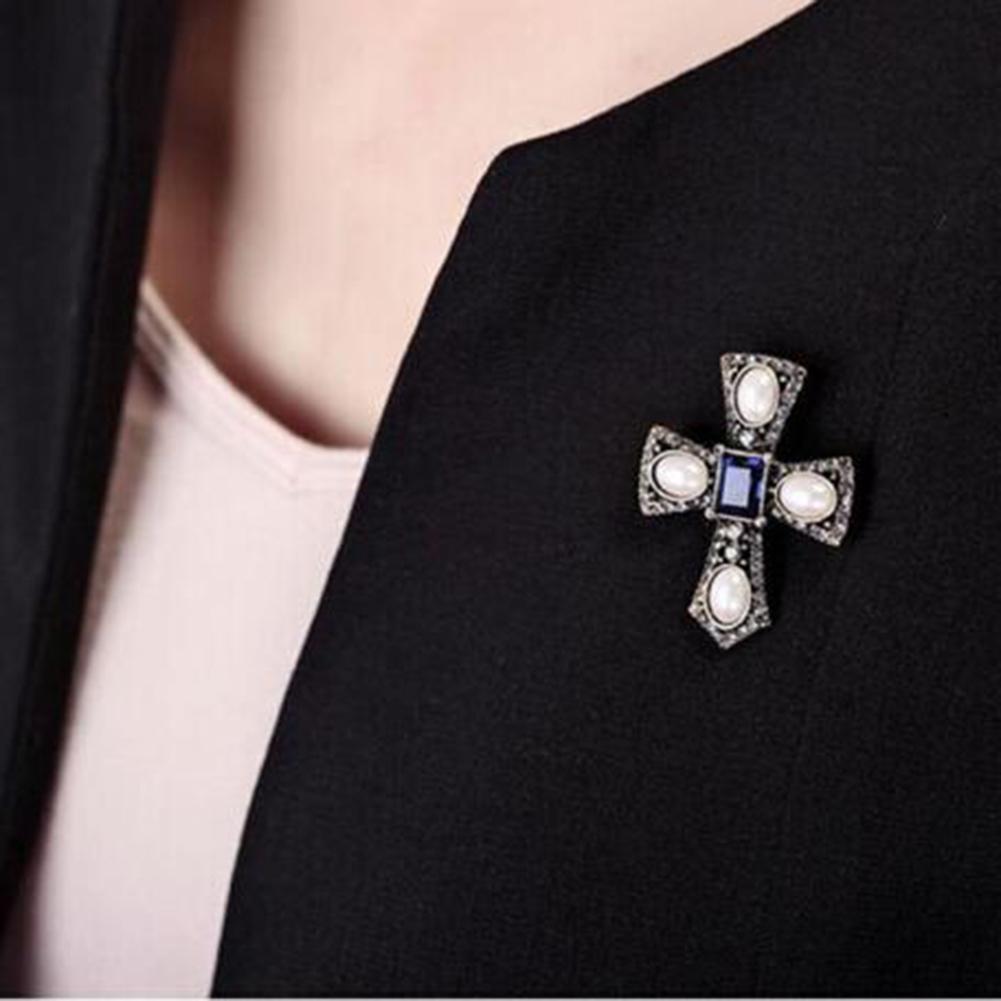 Kvinnor Retro Punk Style Crystal Rhinestone Cross Brosch
