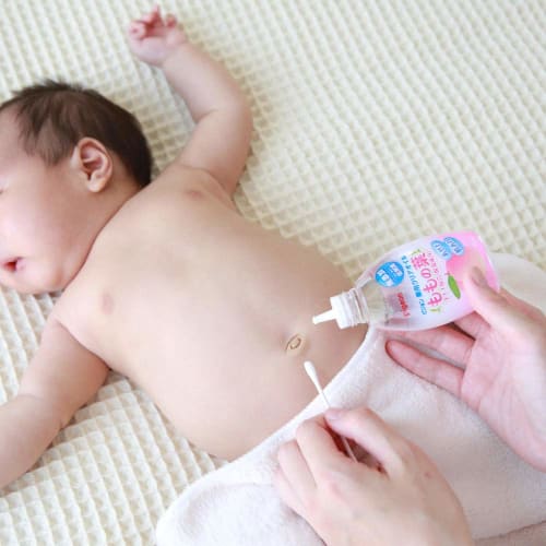 Pigeon Medicated Clear Oil with Peach Leaf Extract (Moisturizing Ingredients) 90ml