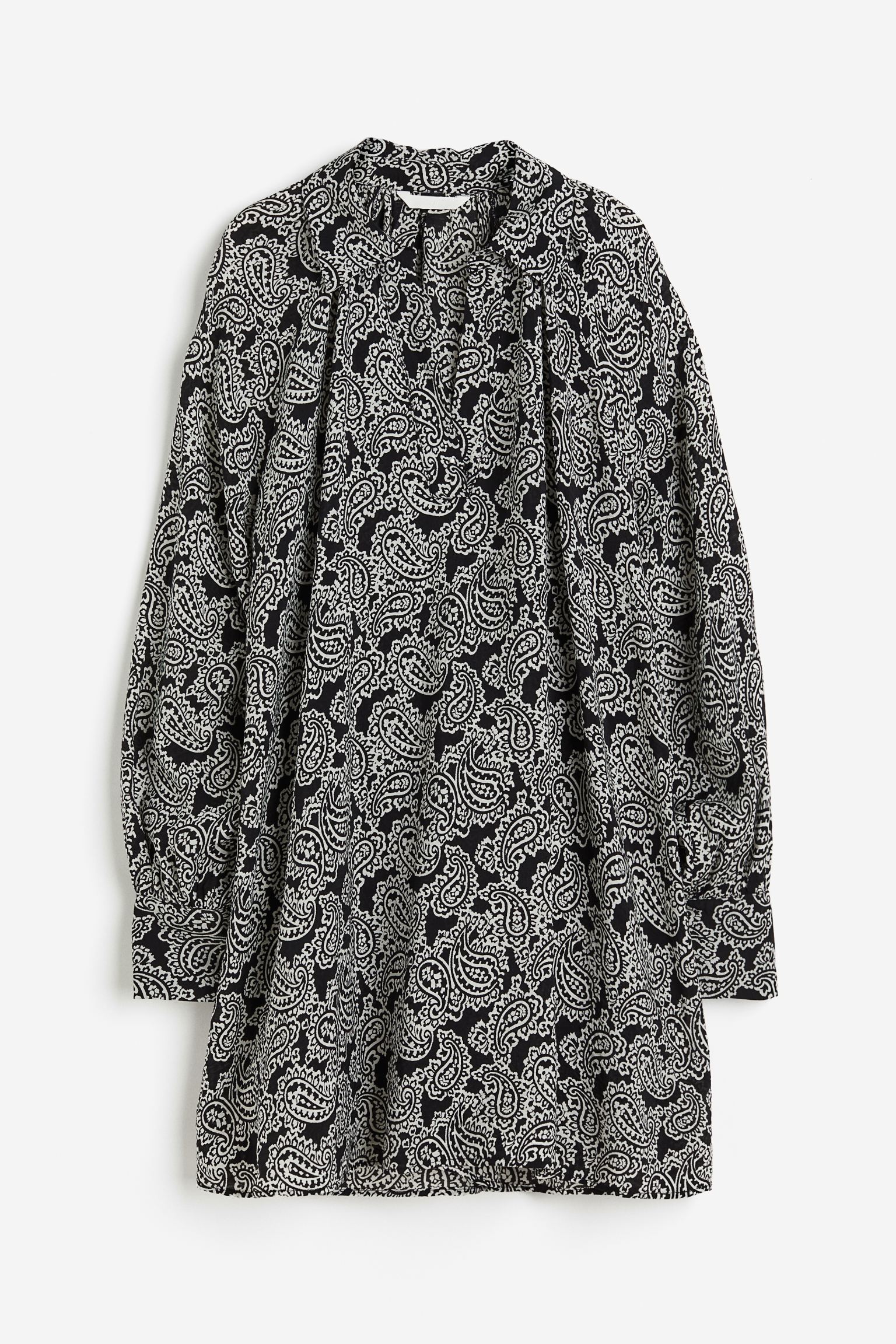 

Платье-туника с объемными рукавами