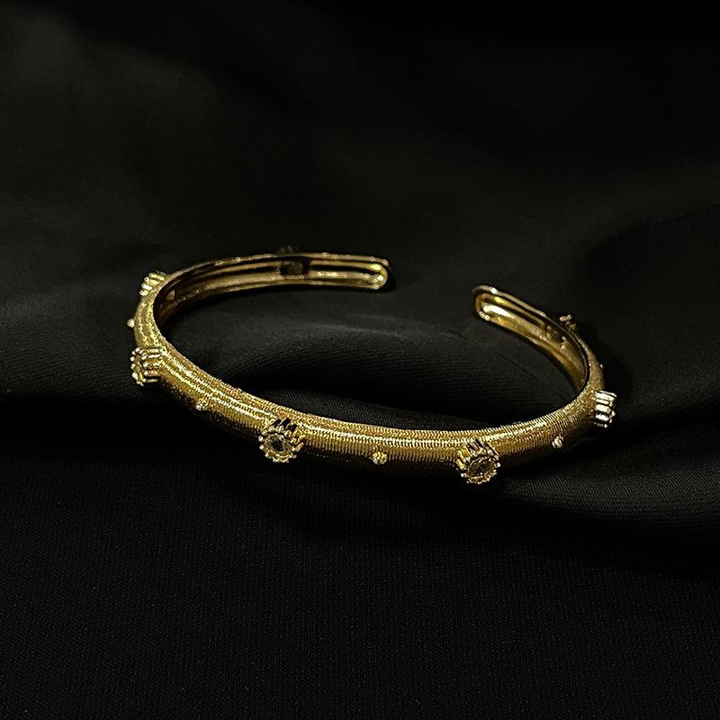 Exquisite Light Luxury Fashion Brushed Hollow Zircon Bracelet Women S Heavy Industry High-End Bracelet Niche Temperament Jewelry