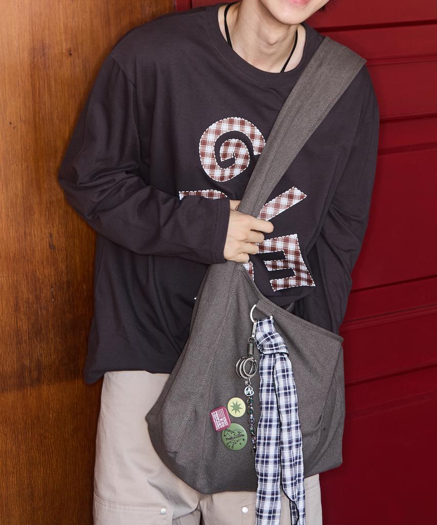 Graver [Unisex] Cotton Canvas Badge Crossbody Bag_Brown