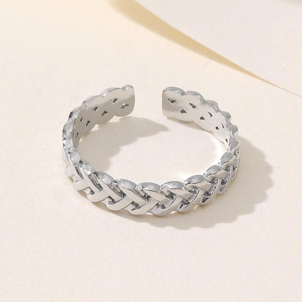Three-Dimensional Titanium Steel Adjustable Chain Ring for Women