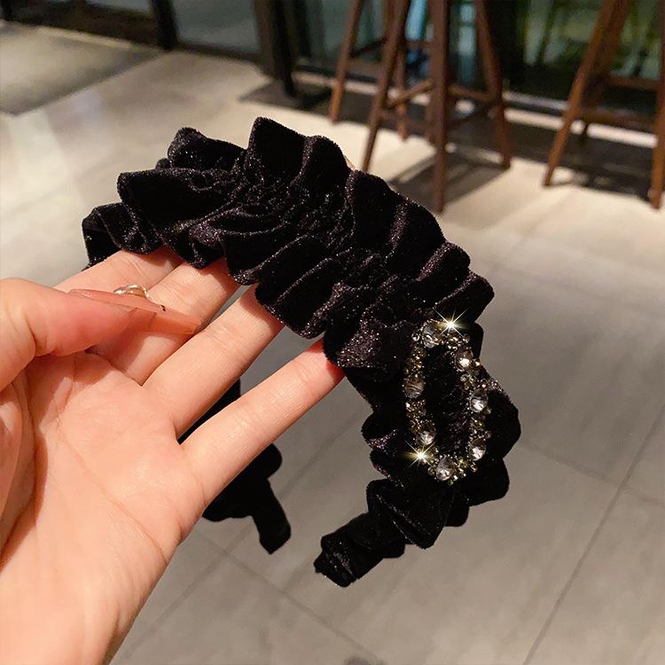 Exquisite and Fashionable Retro Light Luxury Style, Super Immortal Sparkling Diamond Black Pleated Headband Hair Accessory, New Popular Hairband
