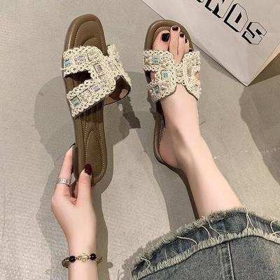 2025 Summer New Popular Small Fragrant Sandals Women's Wear Niche Design Sense Pearl Seaside Beach One-word Drag