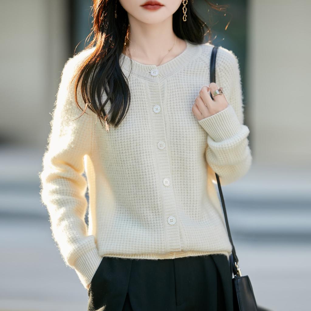 Knitted Cardigan for Women Thick Short Coat Versatile Top for Autumn and Winter