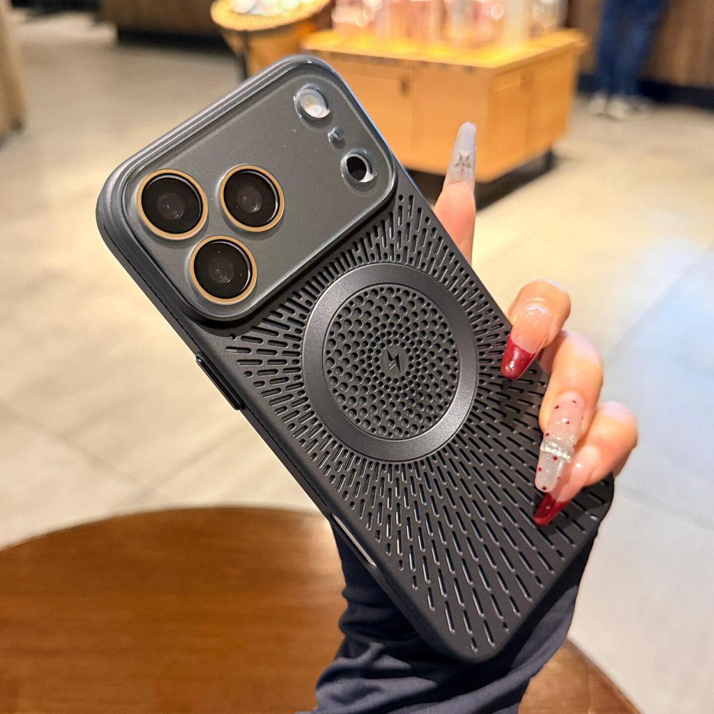 Matný magnetický chladicí kryt s ochranou čočky pro iPhone 17 Pro Max