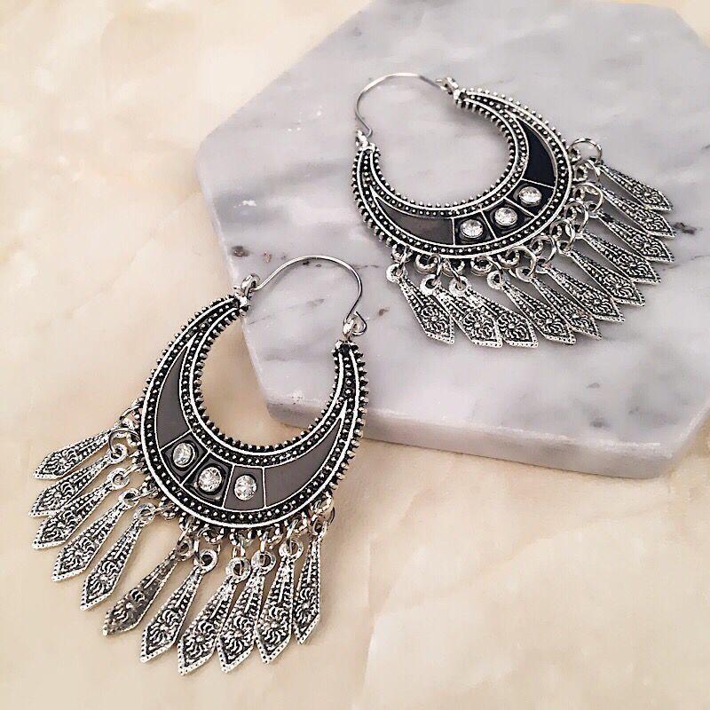 

Creative Vintage Vacation Beach Earrings Moon Diamond Fringed Earrings Minority Earrings