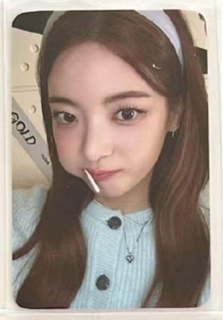 

[USED] itzy GOLD withmuu 1.0 autograph session limited trading card rear