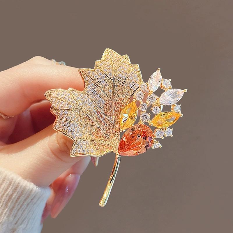 1PC Rhinestone Shiny Crystal For Women Brooch Pin Vintage Coat Clothing Accessories Maple Leaf