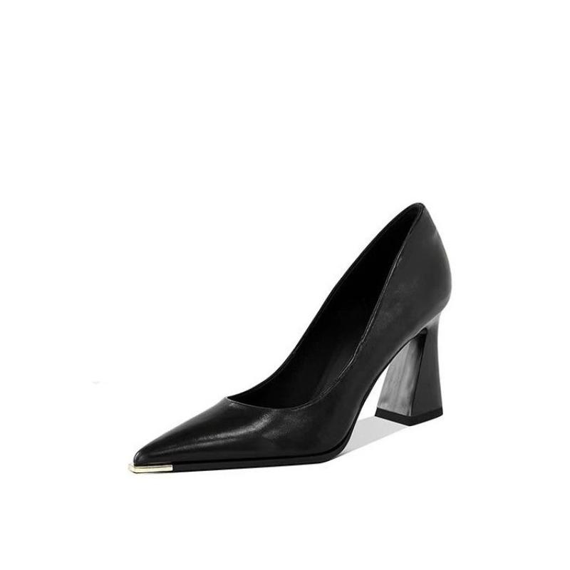

Модные туфли на высоком каблуке 2025 Осень Новые Универсальные Одинарные Туфли Блочный Каблук Женская Обувь 34 чёрный