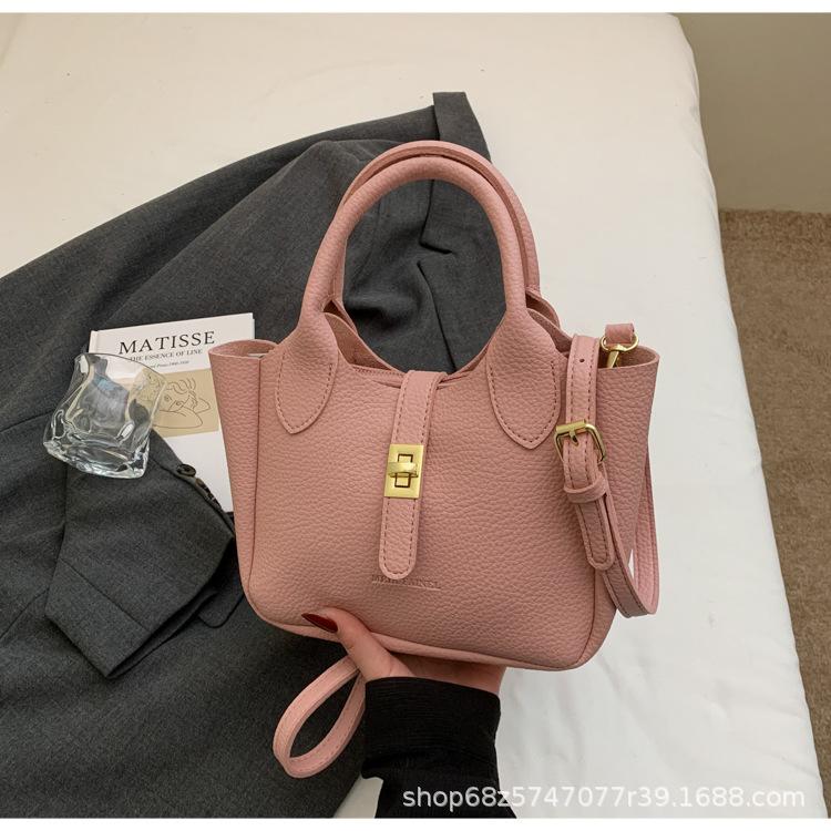Korean version ins portable small bag women's 2025 new casual fashion bucket bag women's work shoulder messenger bag