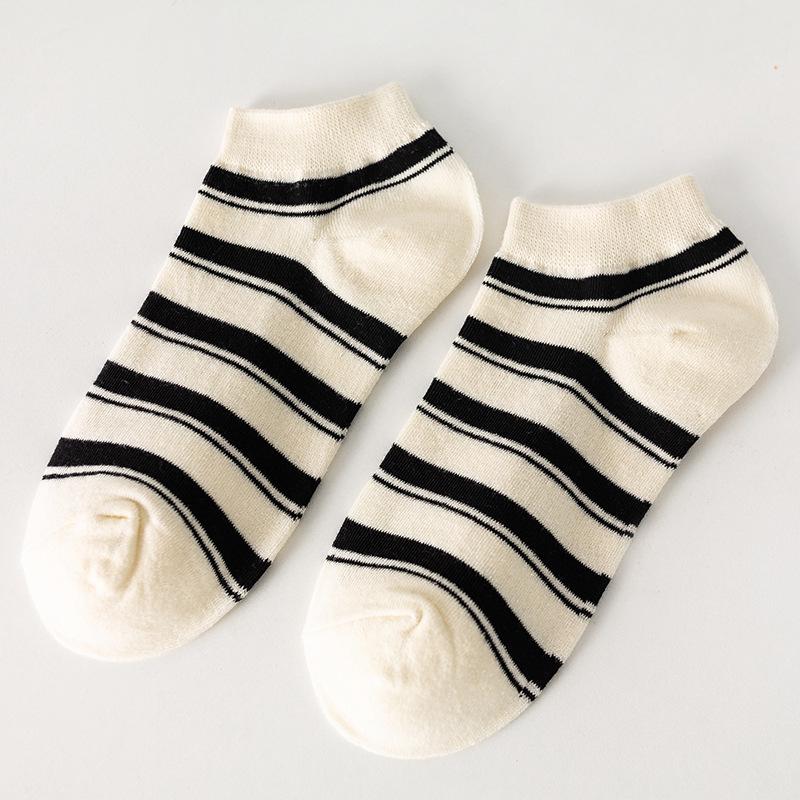 Women's Black Smiley Face Low-Cut Boat Socks - Summer Thin & Breathable Cartoon Design