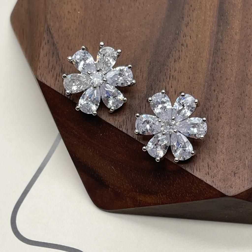 5pcs/lot Flower Crystal Star Buttons Cubic Zirconia Button for Clothes Decorative CZ Sewing Buttons for Cashmere Knit Cardigan