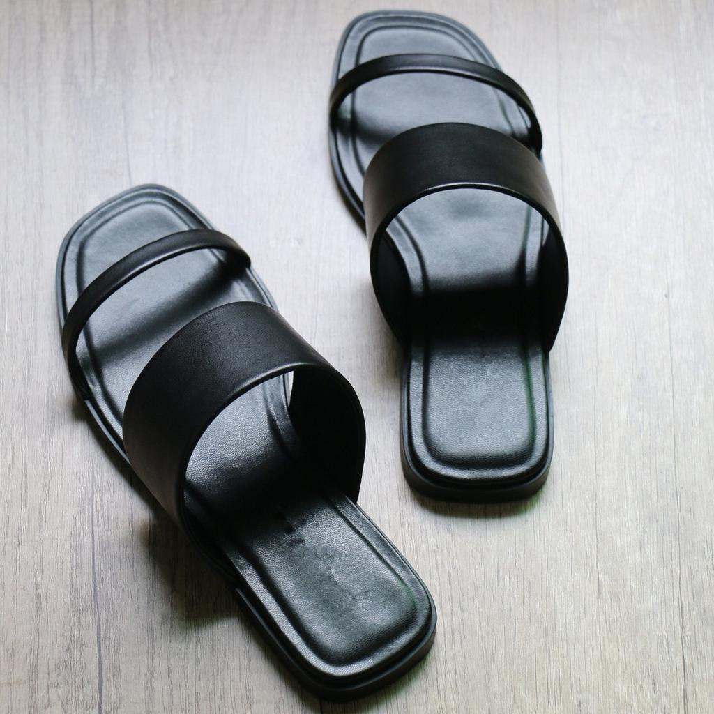 Echtes Leder Koreanische Version von Nische quadratischer Kopf mit Zehensteg coolen Pantoletten für Damen zum Tragen Sommer neu modisch vielseitig md Sandalen