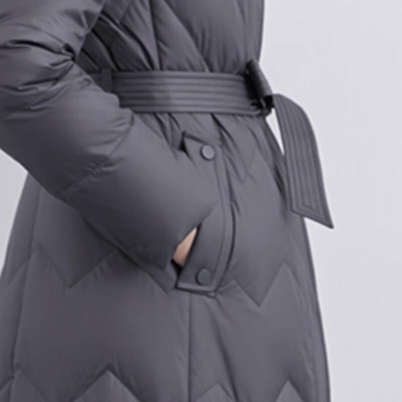 Dámská dlouhá péřová bunda s kapucí a límcem z liščí kožešiny