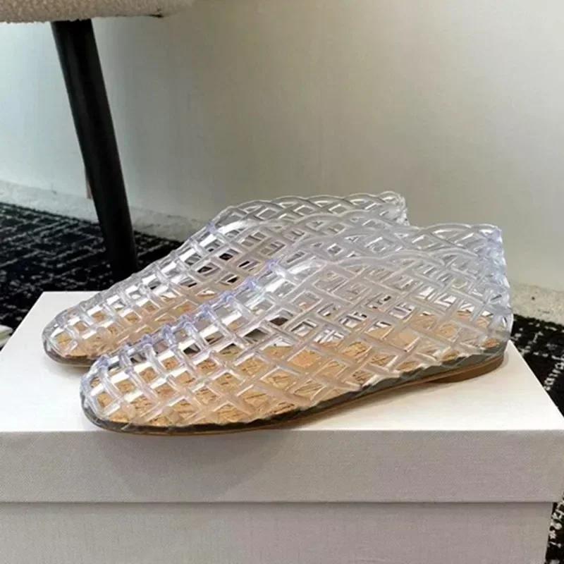 Fashion New Summer Hollow Sandals Women Clear PVC Holiday Beach Shoes for Woman Brand Designer Weaved Jelly Shoes Low Heel Flats Loafers