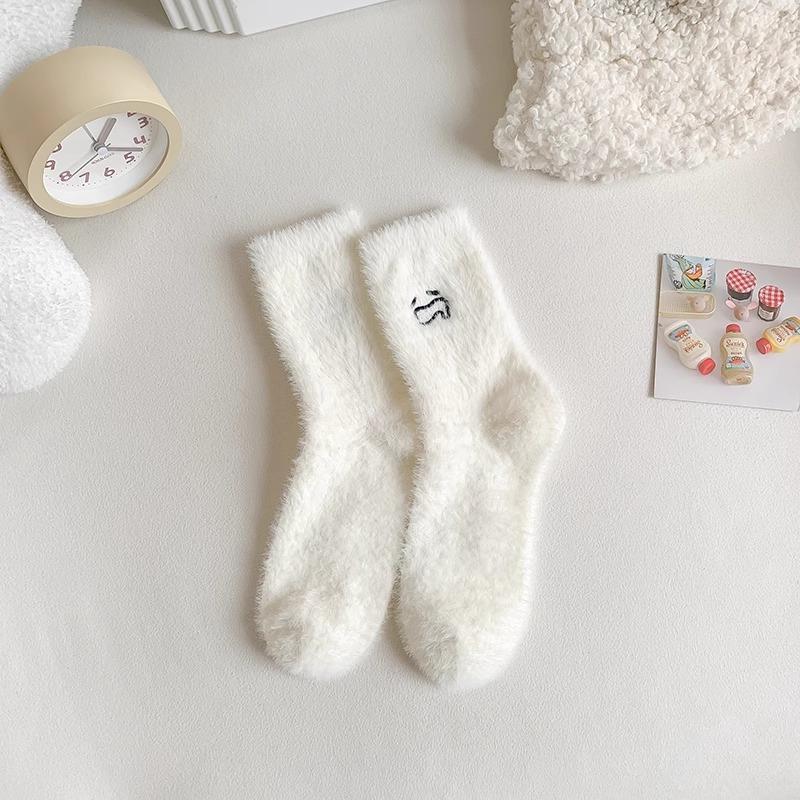 

1/5 Пар Белых Носков для Женщин Весна и Осень Носки со Смешными Выражениями Пара Повседневные Спортивные Носки Студенческие Носки 1 Pairs