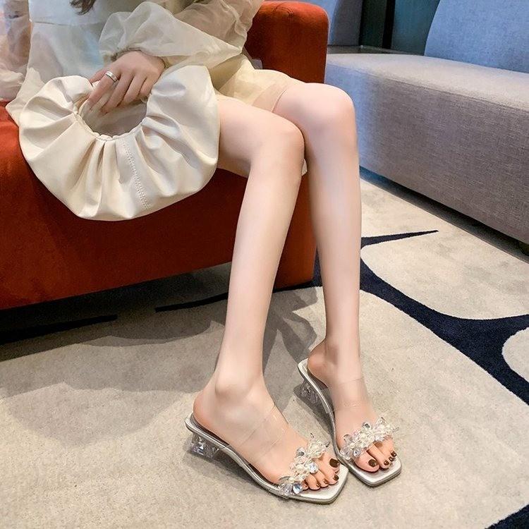 One-word drag women's new crystal flower thick heel cool slippers, wearing rhinestone square head half slippers