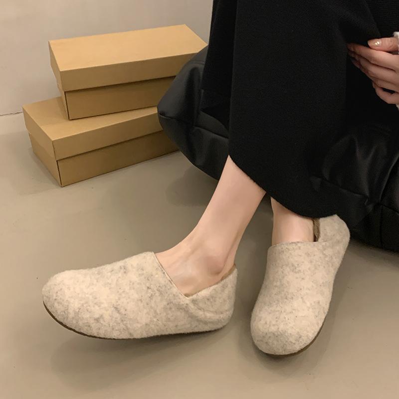 Winter 2024 Women's Warm Fur Shoes with Velvet and Thick Bottom Lamb Hair, Wearing Bean Cotton Shoes