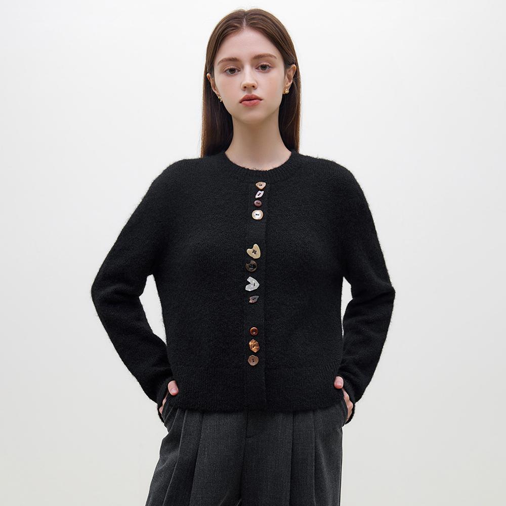 WEDNESDAY DELIGHT Wd_Design Button Point Sweater