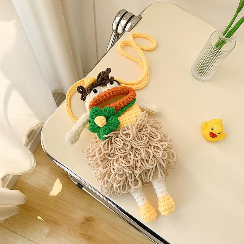 

Wool large capacity fashion cartoon popular this year, foreign style Internet celebrity bag women 2025 spring and summer new messenger bag хаки