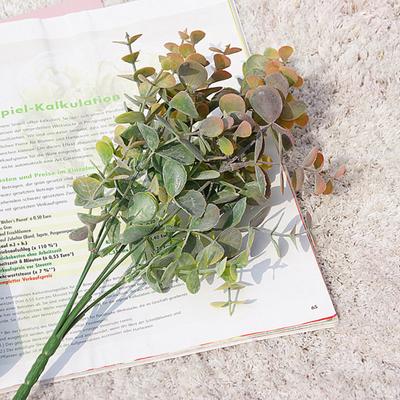 Folhas decorativas de eucalipto de vegetação falsa de plantas plásticas elegantes
