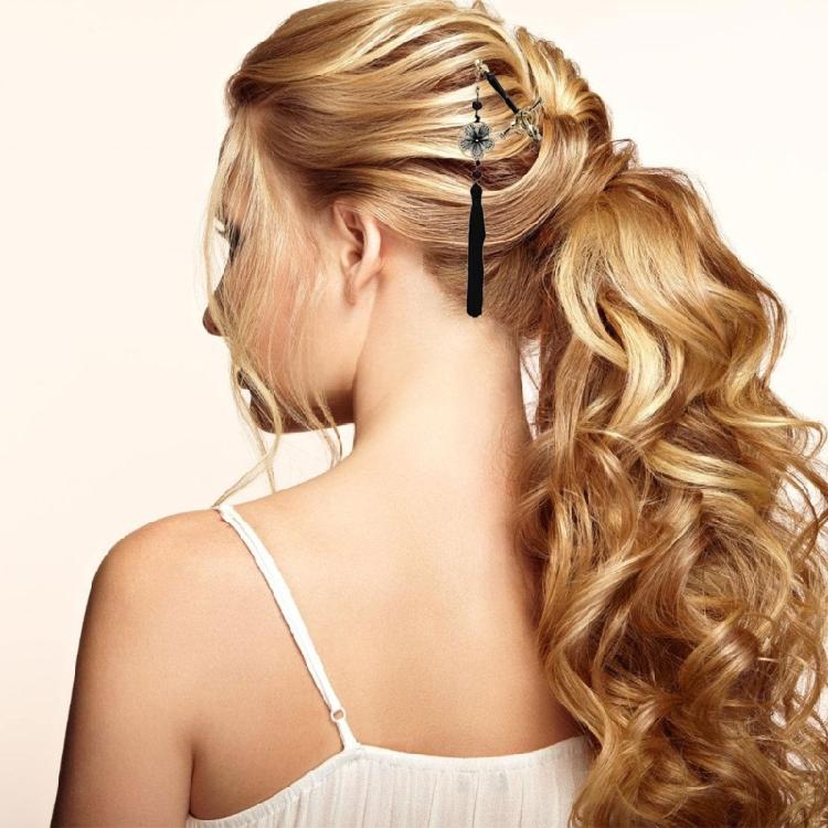 Stylish Hair Clip Swords Shaped Tassels Hair Barrette Alloy Texture Hair Accessory Hairpin Present for Swords Enthusiasts