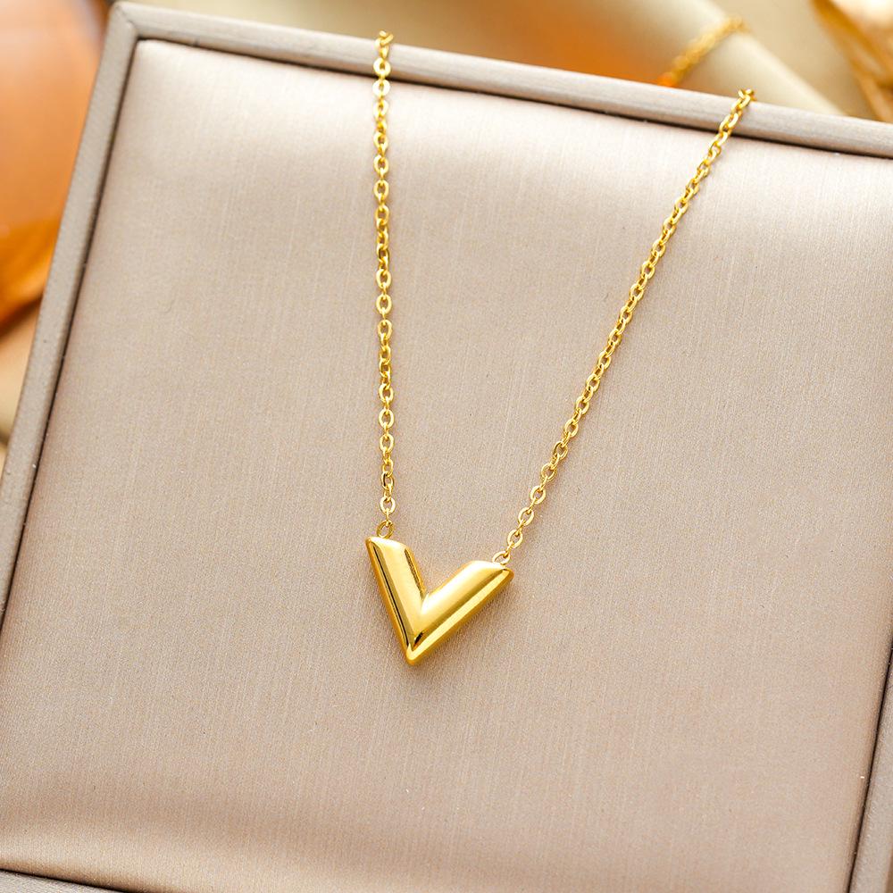Exquisite 18K Gold-Plated Titanium Steel Necklace - Women's Clavicle Chain Jewelry, Fade-Resistant