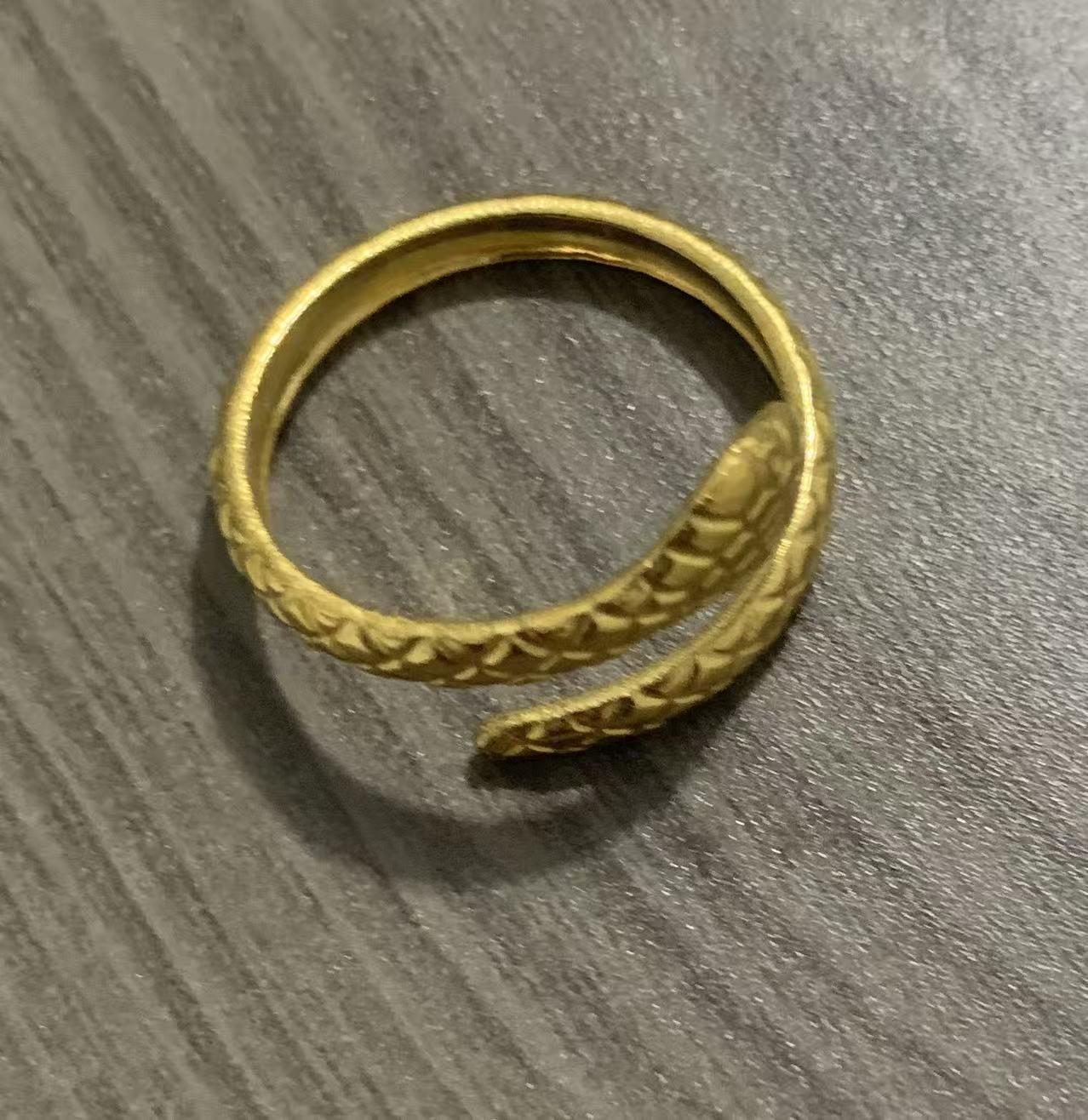 

Stainless Steel Four-Leaf Clover Ring: Durable, Waterproof, Non-Fading, High-End Design Adjustable