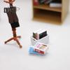 1:12 1:Miniatur-Puppenhauszubehör im Maßstab 6, Miniatur-Hut- und Garderobenständer, Bücher-Kleiderbügel-Set, kleine Sachen für das Puppenhaus-Schlafzimmer