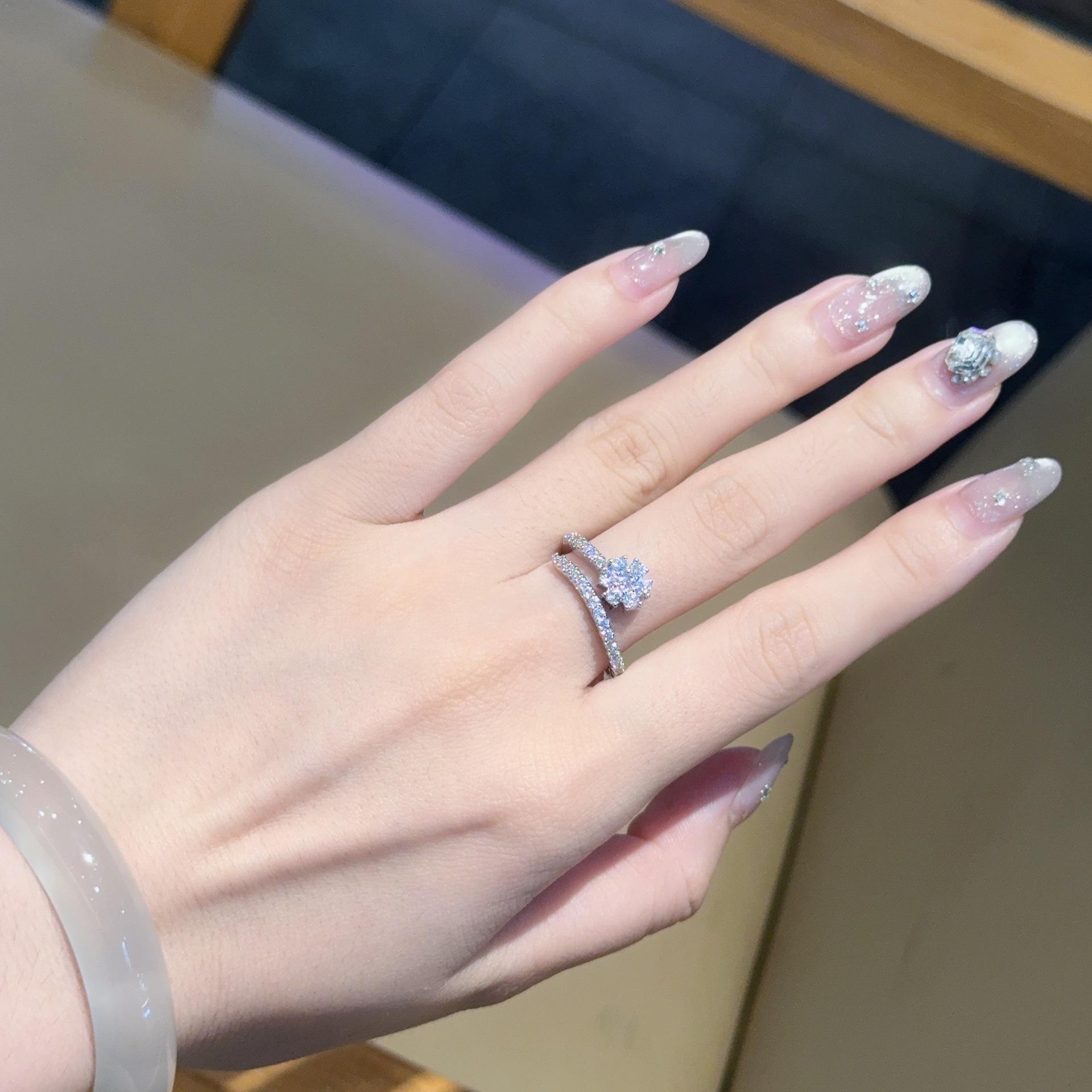 

Seiko Flower-Shaped Ring, Female Lace Design, High-End Sense Opening Adjustable Light Luxury Exquisite Index Finger Ring Opening adjustable