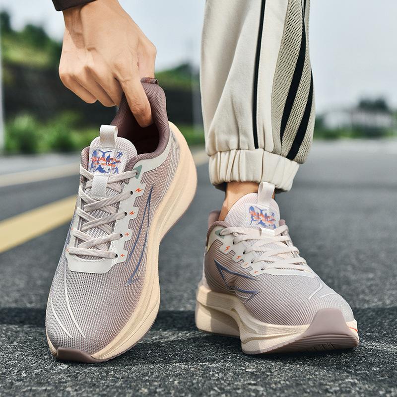 Ultra-light Carbon Board Running Shoes Breathable Mesh Comfortable Non-slip Wear-resistant Shock-absorbing Running Shoes Outdoor Racing Sports Casual