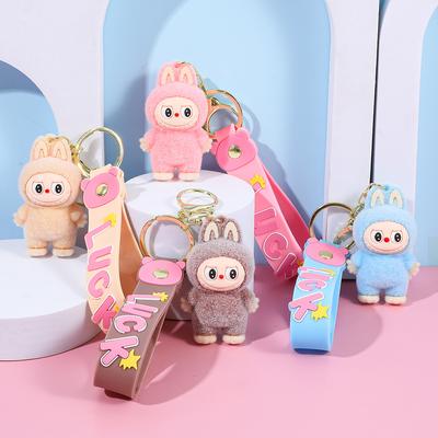 1 pieza Llavero Labubu Flocked Rab Muñeco de dibujos animados Colgante para mochila escolar Llavero para llave de coche Pequeño regalo