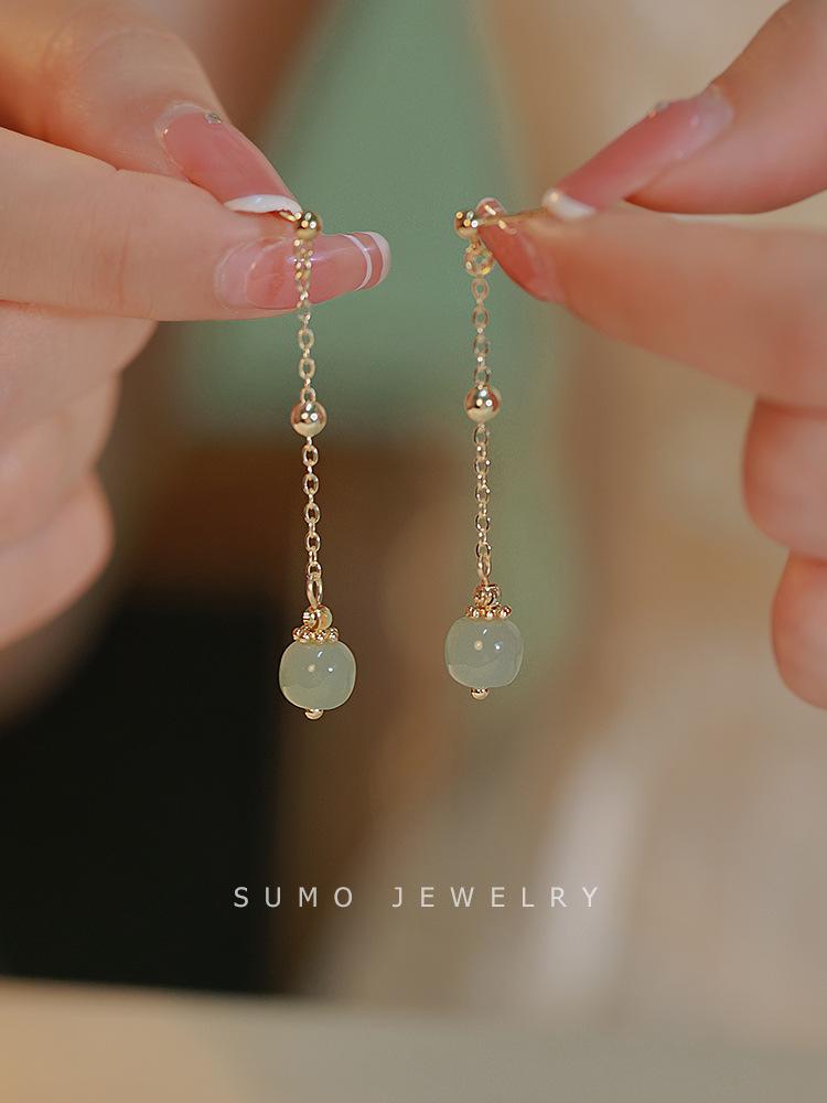 Hetian Jade Earrings: Women's Cool, Elegant, Versatile Japanese Design