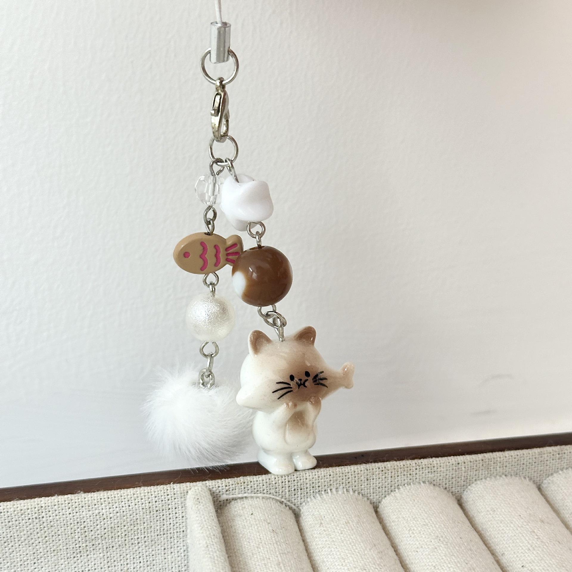 Японский и корейский милый брелок-котик с помпоном-сердечком и бусинами для телефона