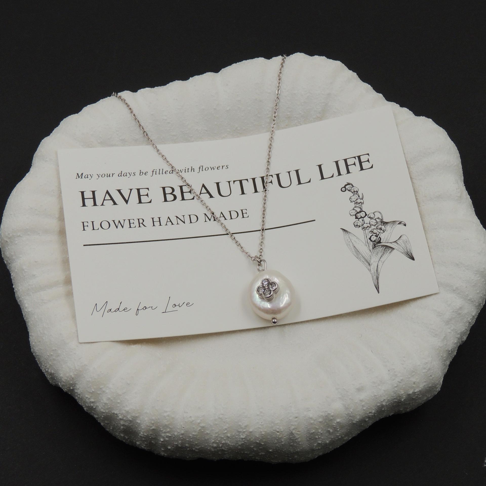 Four-Leaf Clover Pearl  Diamond Necklace: Gold  Silver Double Color, Freshwater Pearl, Light Luxury, Gentle Collarbone Chain серебряный