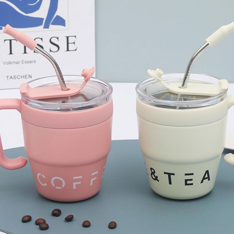 Inovativní hrnek na kávu s uchem a víčkem se slámkou 480ML Láhev Materiál nerezová ocel Hrnky se slámkou na nápoje