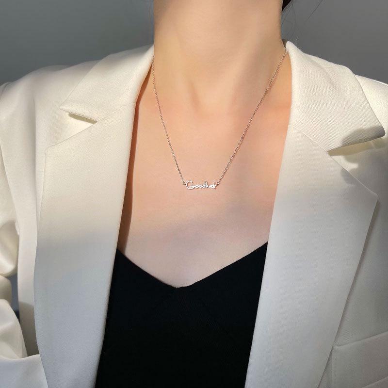 

Ожерелье Lucky Letter, Женский нишевый дизайн, Новогодняя коллекция, Женская ключичная цепочка, Тренд индивидуальности