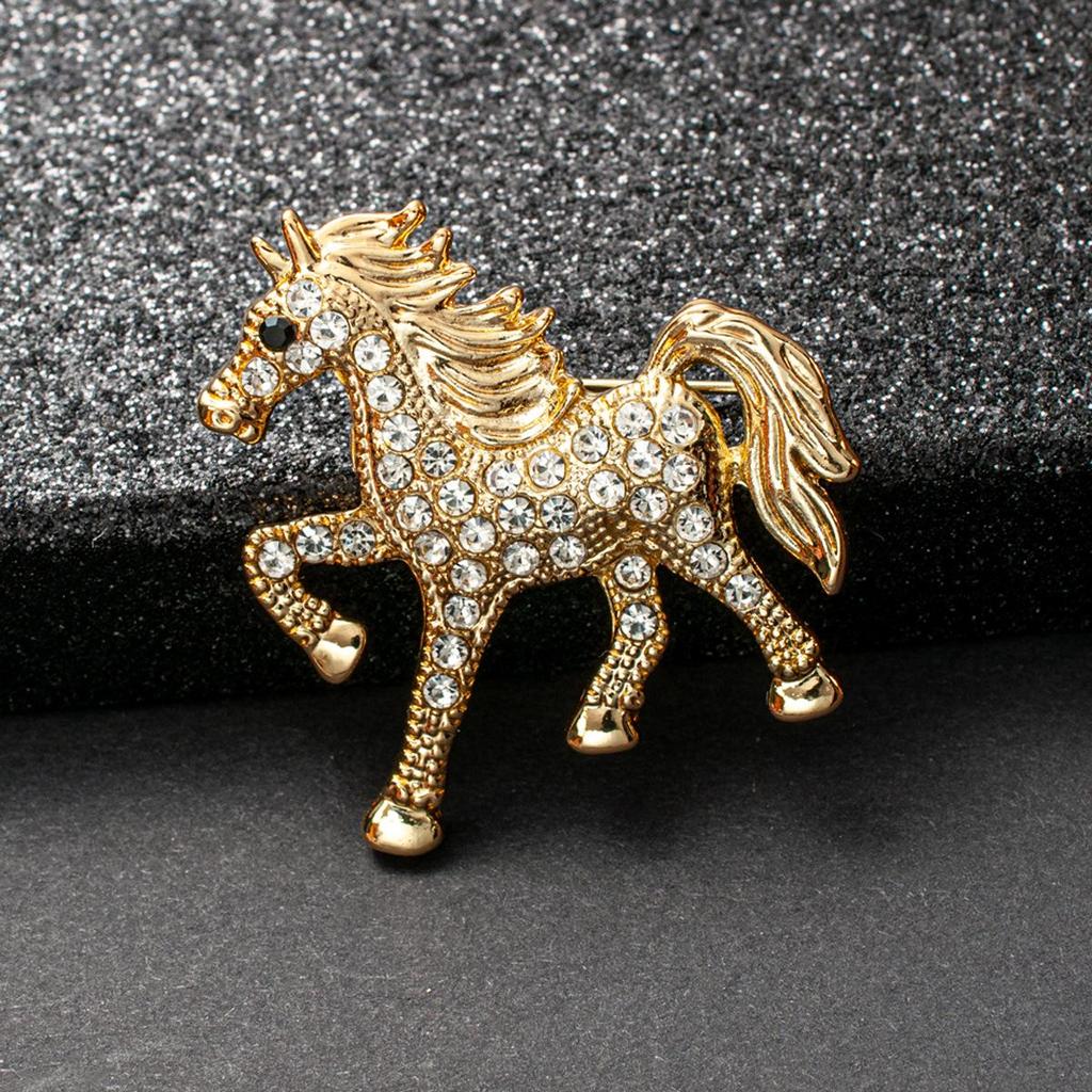 Charming Rhinestone Horse Brooch - Elegant and Playful Animal Pin Accessory for European and American Fashion.