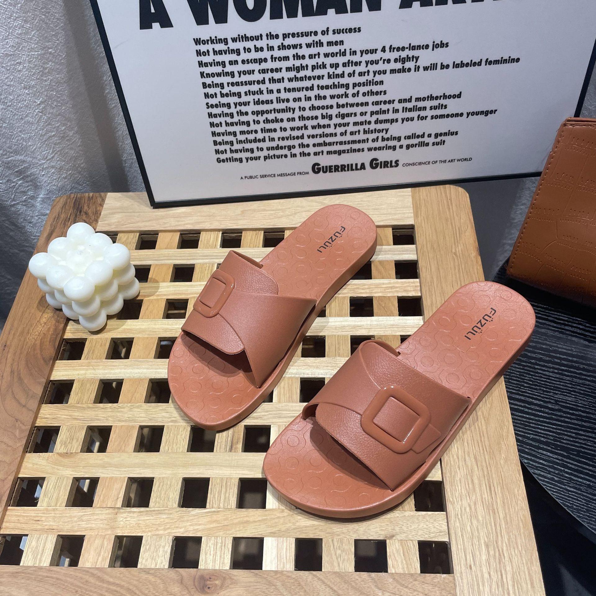 

Новые женские однотонные тапочки с пряжкой, персонализированные модные тапочки с одним персонажем на плоской подошве, для игр на открытом воздухе, пляжные тапочки 36 темно-коричневого