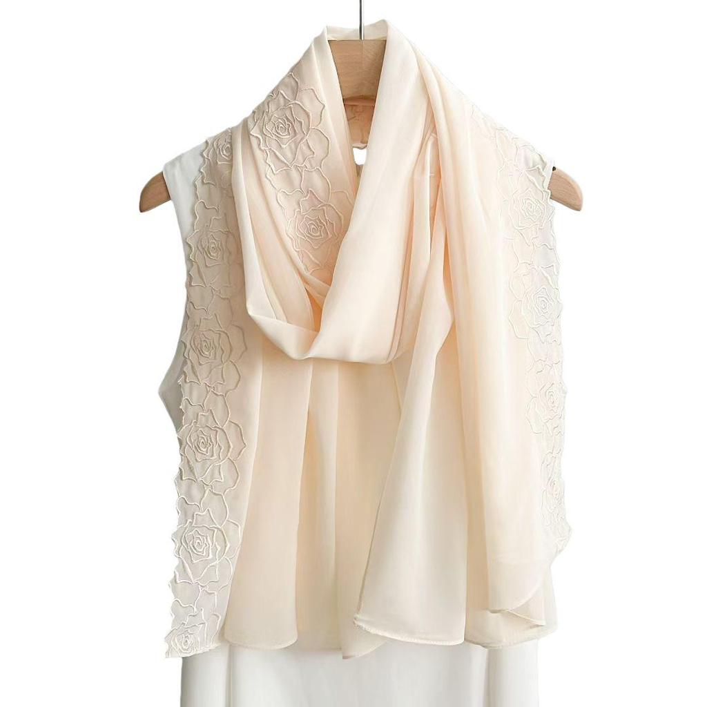 Sciarpa da Donna in Chiffon Monocolore con Grande Ricamo Floreale – Versatile Sciarpa di Seta & Protezione Solare